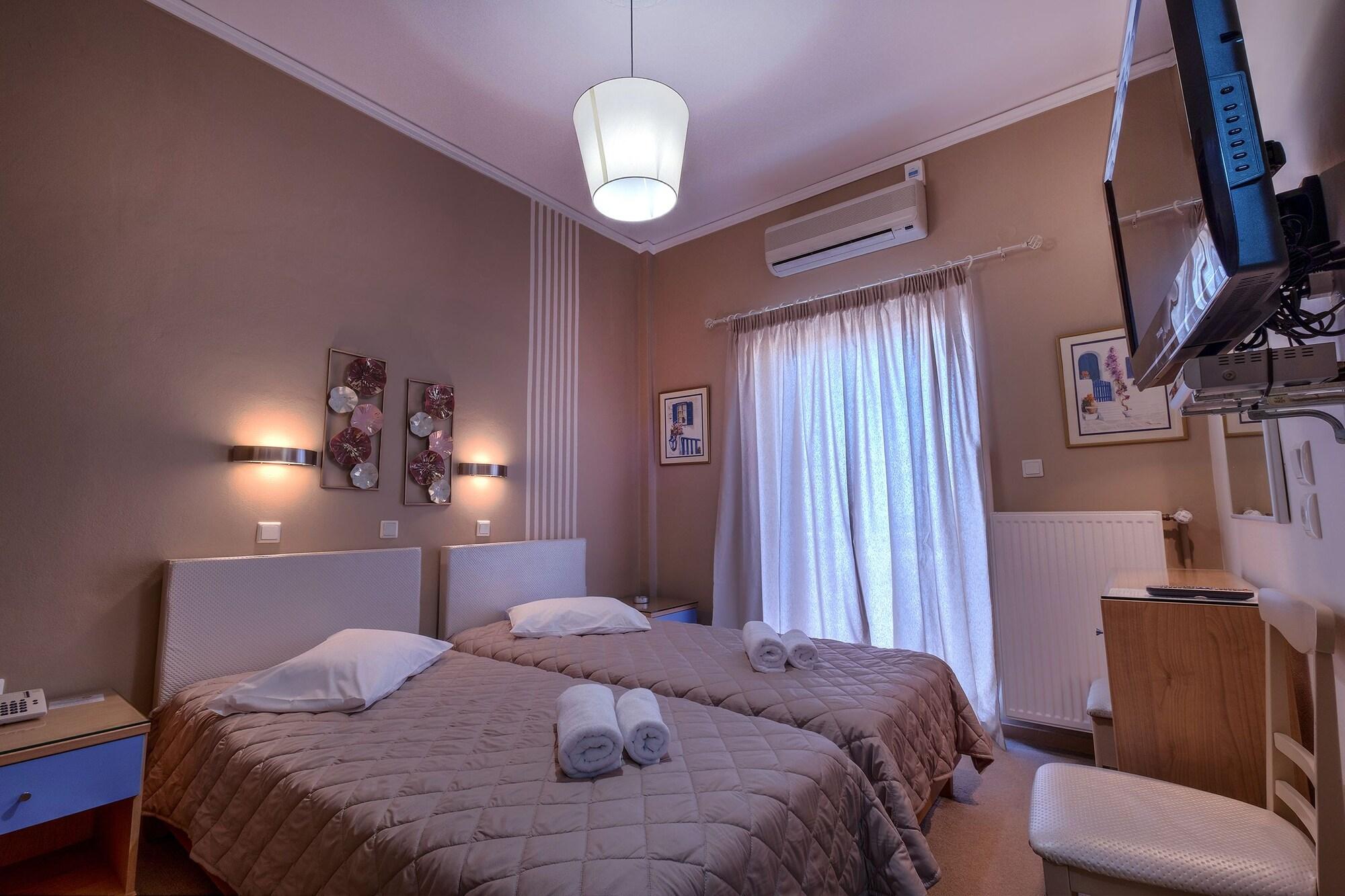 Hotel Taxiarhis Loutra Kyllinis Exterior photo