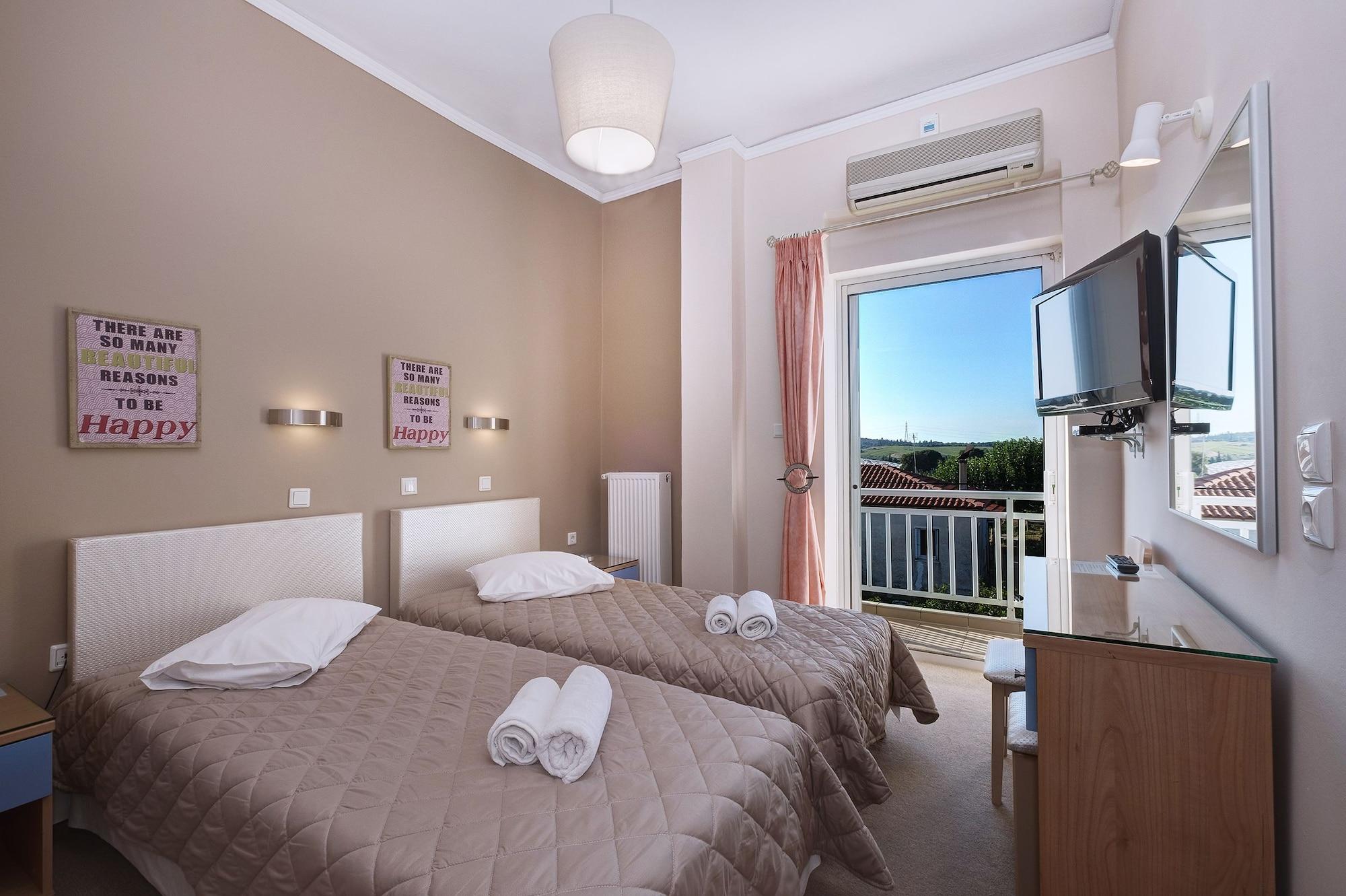 Hotel Taxiarhis Loutra Kyllinis Exterior photo
