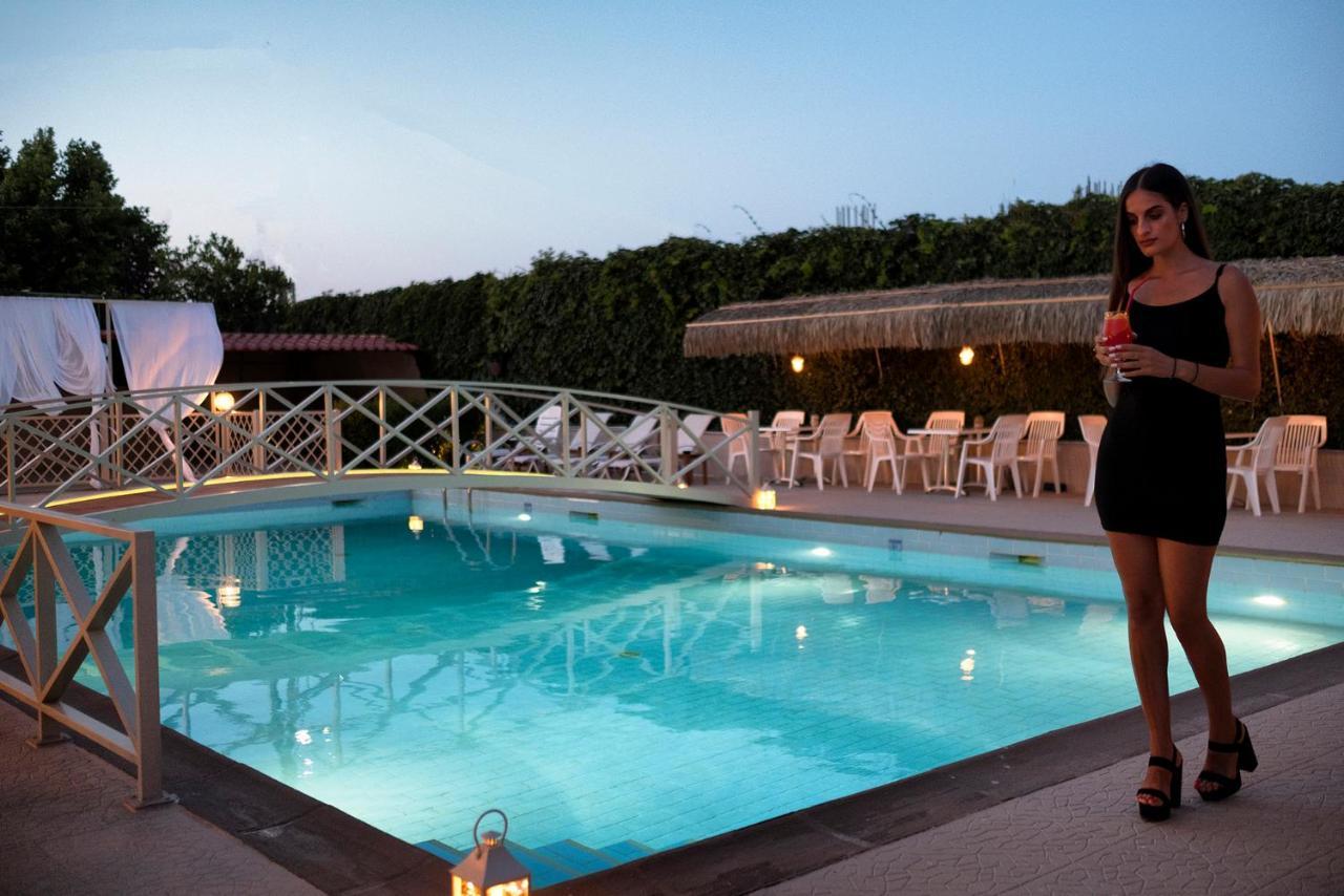 Hotel Taxiarhis Loutra Kyllinis Exterior photo